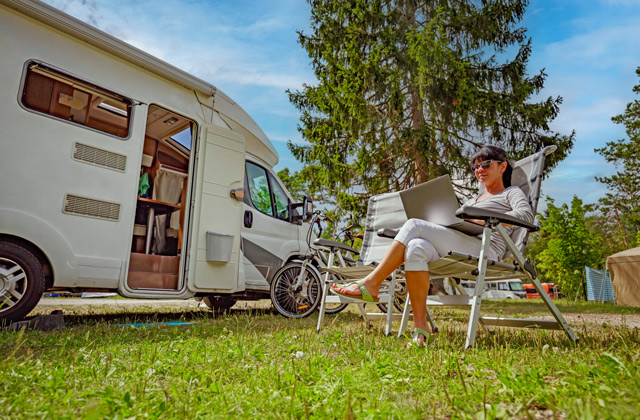 camping car femme travail