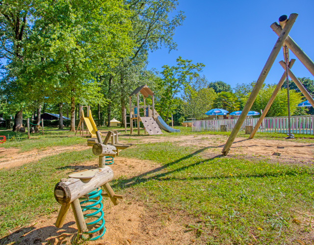 jeux enfants camping les nauves